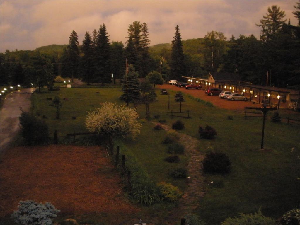 Dwight Riverside Inn Extérieur photo
