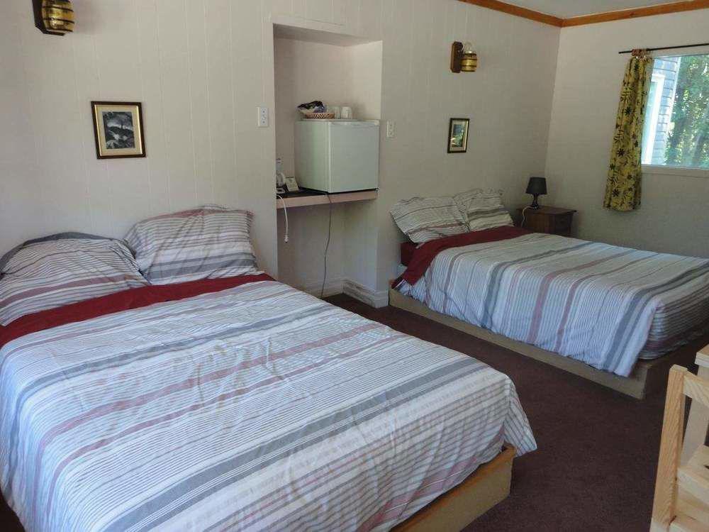 Dwight Riverside Inn Extérieur photo